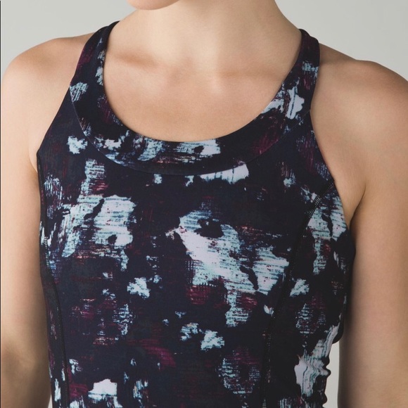Lululemon ‘Enhearten’ Tank in Static Blossom Multi - Picture 4 of 8